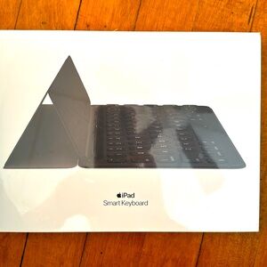 Apple Ipad Smart Keyboard compatible 7th,8th,9th generation